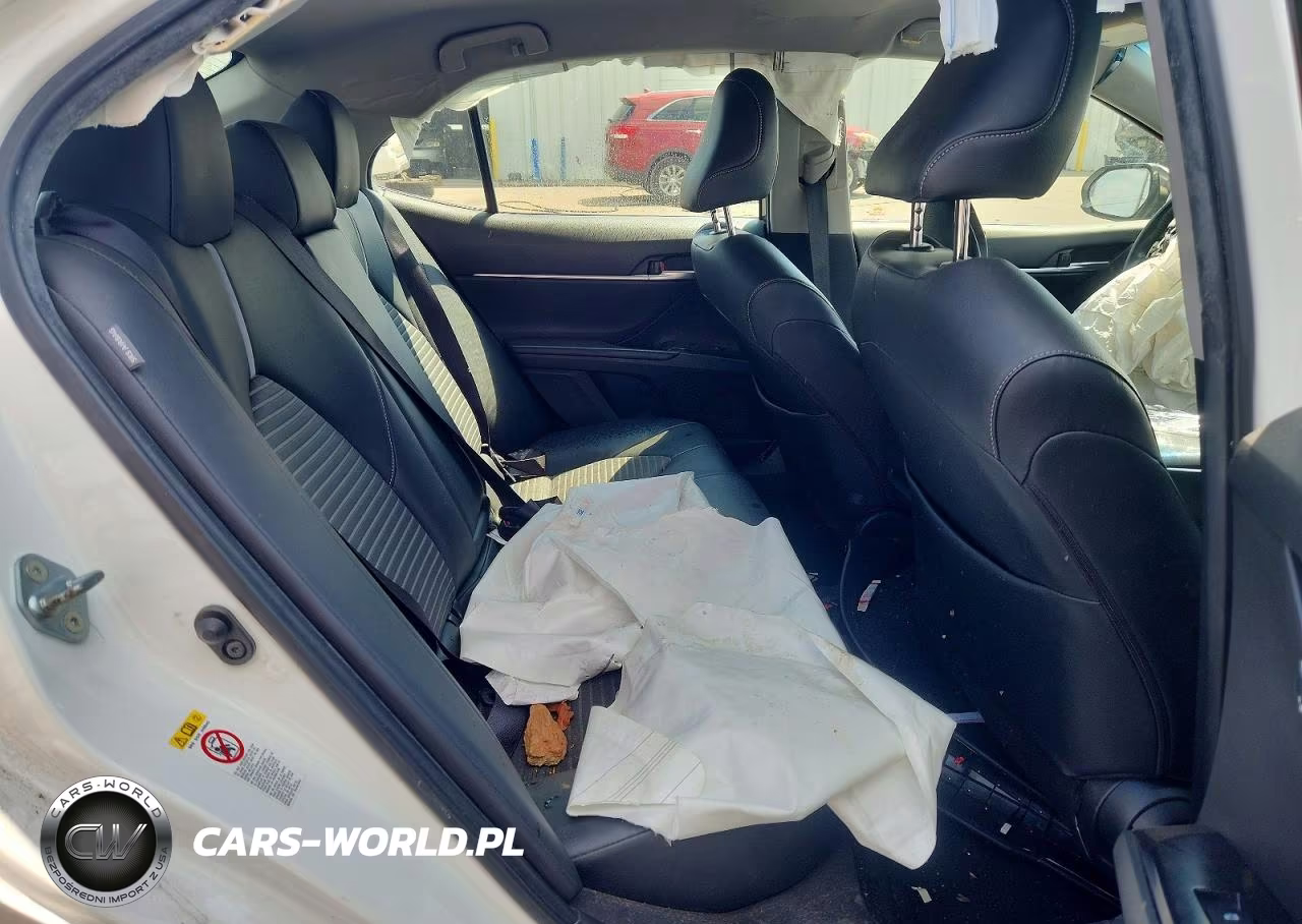 2018 Toyota Camry Se VIN:JTNB11HK1J3035983 - 10