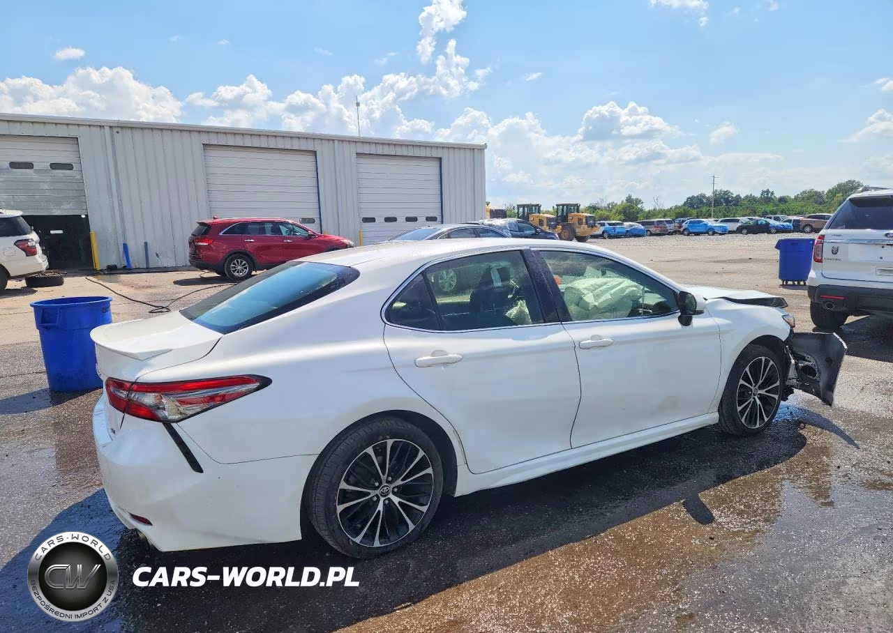 2018 Toyota Camry Se VIN:JTNB11HK1J3035983 - 3