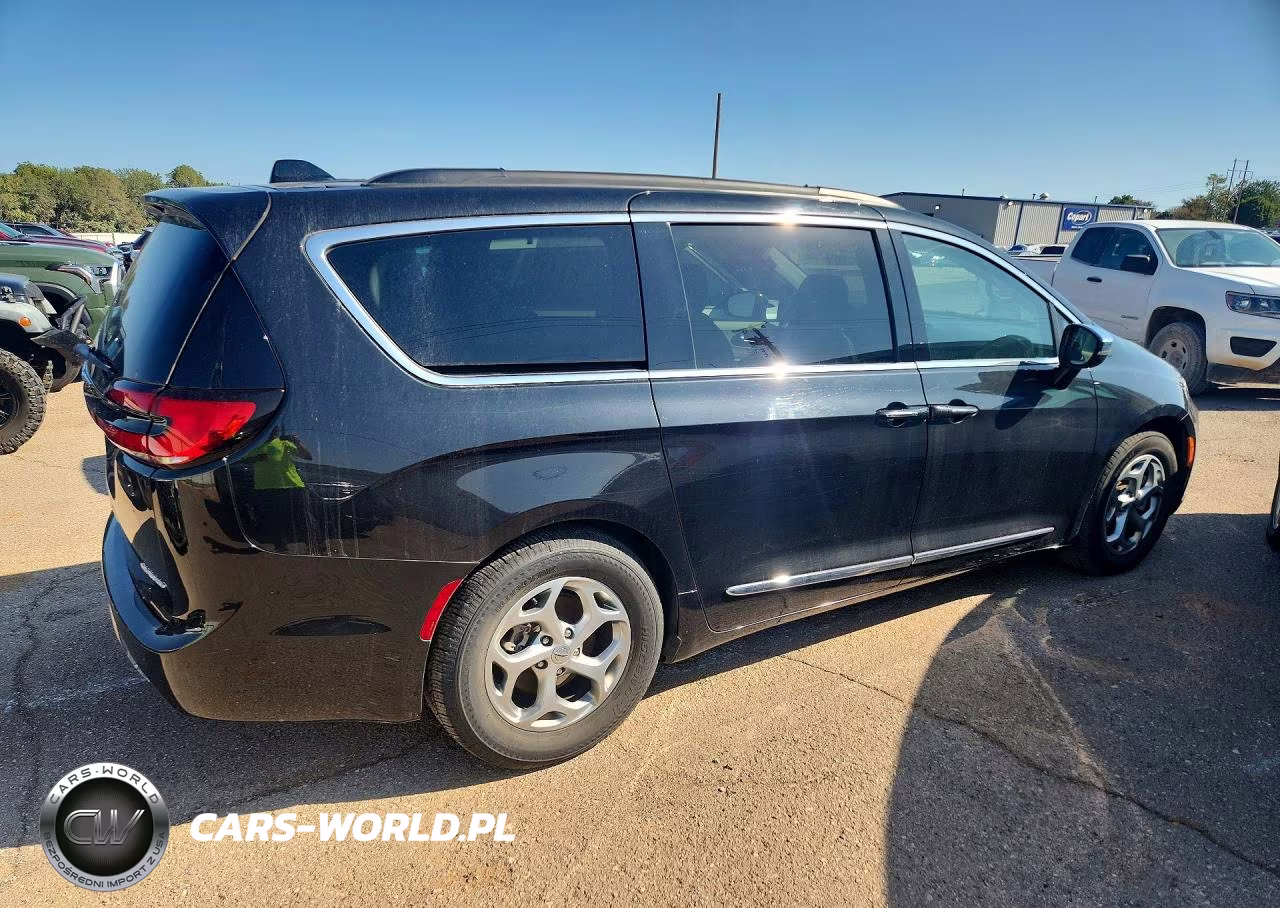 2023 Chrysler Pacifica Limited VIN:2C4RC1GG2PR623689 - 3