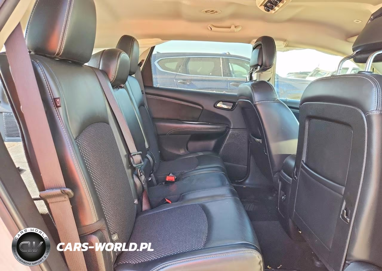 2019 Dodge Journey Crossroad VIN:3C4PDDGGXKT759287 - 10