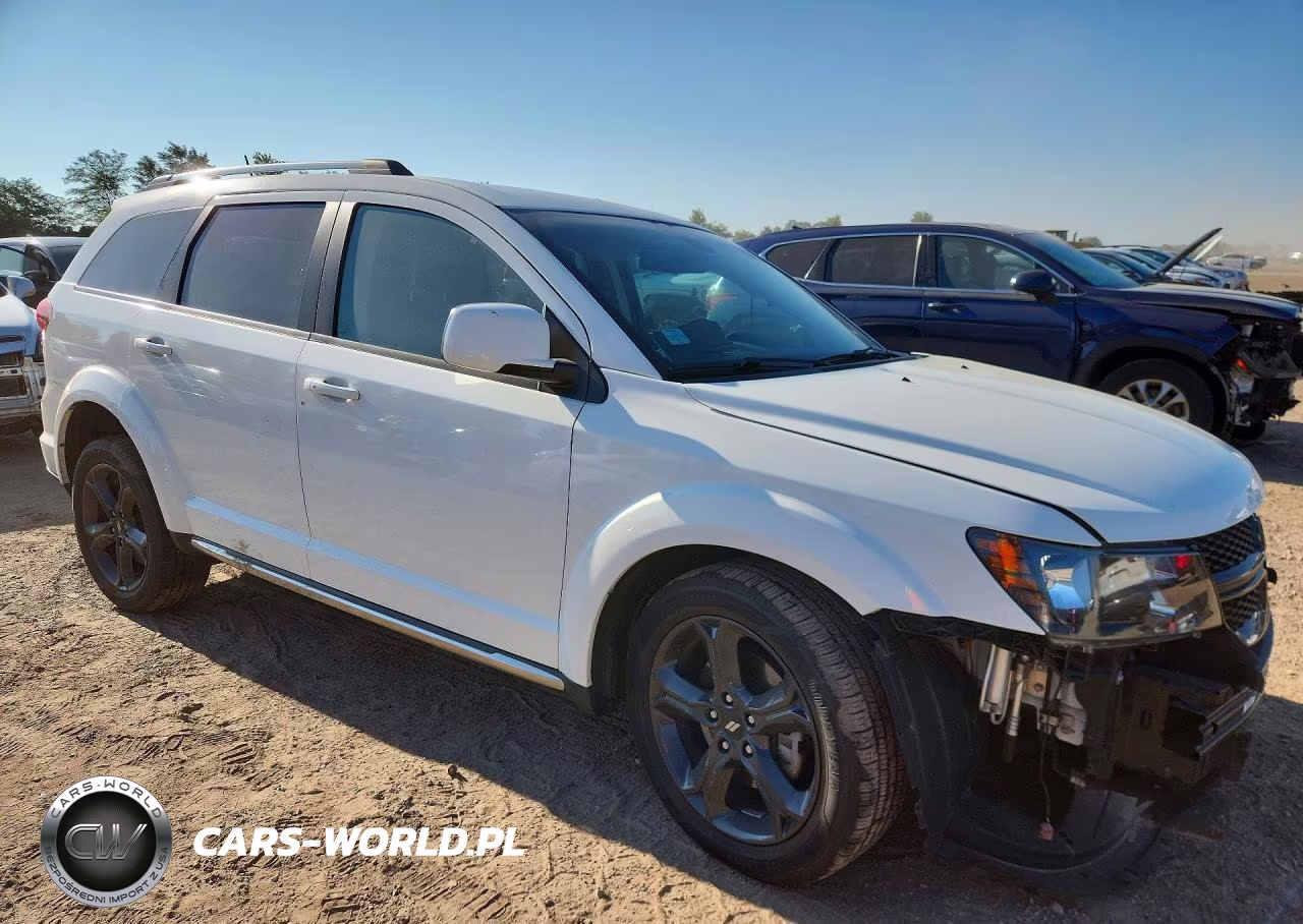 2019 Dodge Journey Crossroad VIN:3C4PDDGGXKT759287 - 4