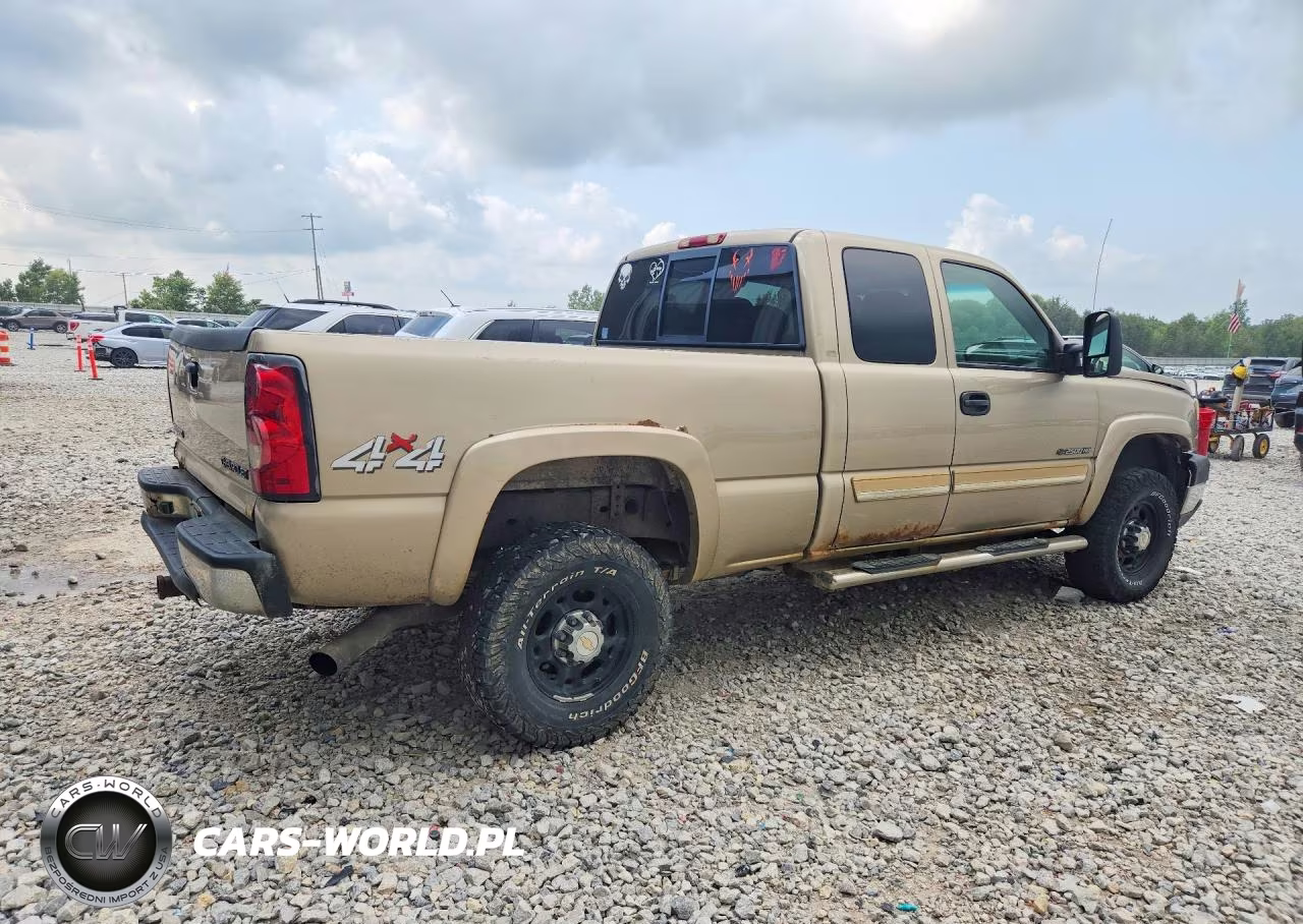 2005 Chevrolet Silverado K2500 Heavy Duty VIN:1GCHK29U55E109319 - 3