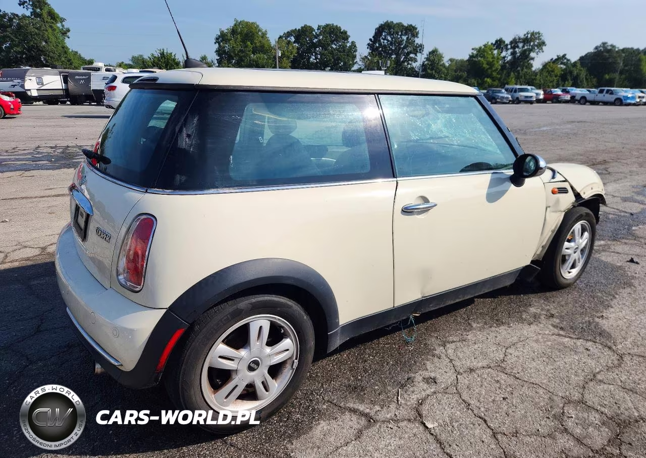 2006 Mini Cooper VIN:WMWRC33546TJ78957 - 3