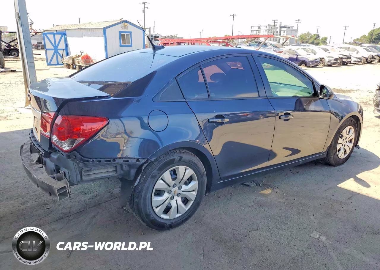 2014 Chevrolet Cruze Ls VIN:1G1PA5SG4E7147903 - 3