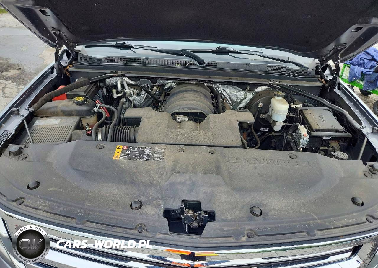 2018 Chevrolet Suburban K1500 Premier VIN:1GNSKJKC2JR274675 - 12