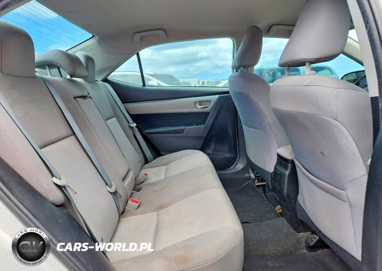 2015 Toyota Corolla L VIN:5YFBURHE9FP192485 - 10