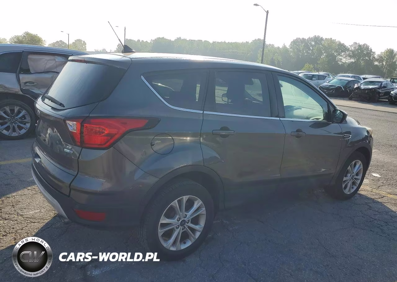 2019 Ford Escape Se VIN:1FMCU9GD9KUC35678 - 3
