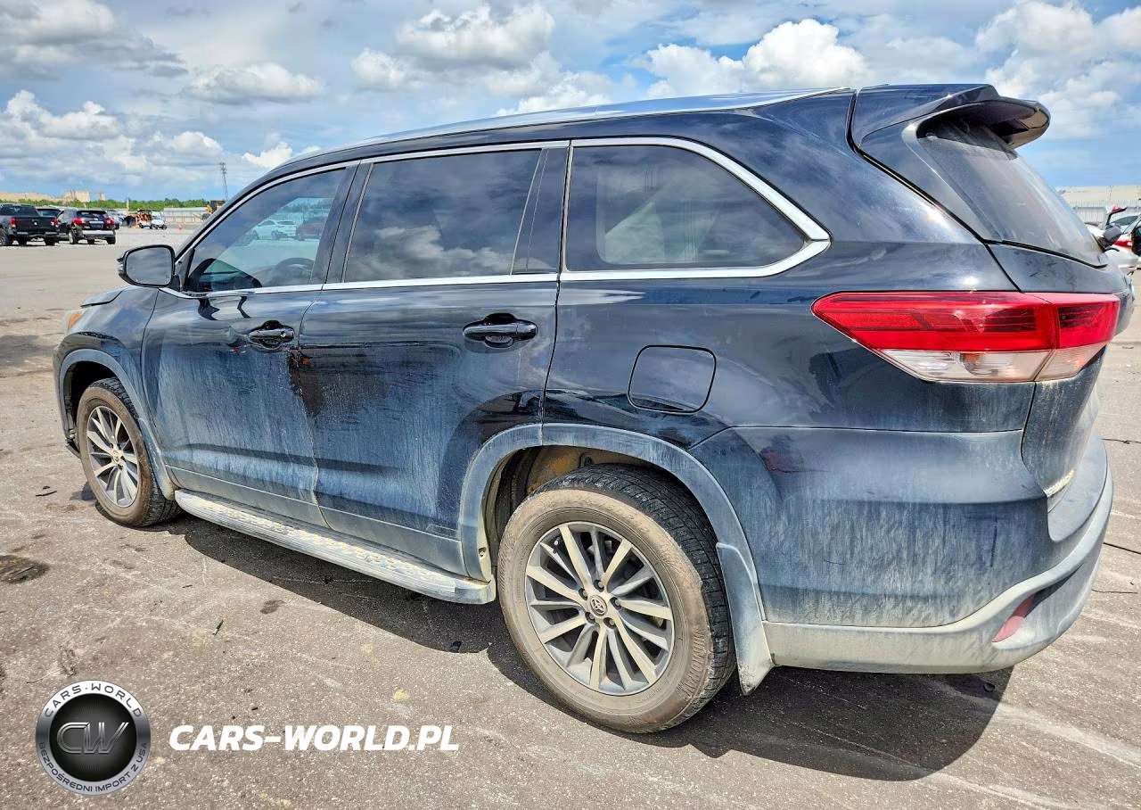 2019 Toyota Highlander Xle VIN:5TDKZRFH5KS555168 - 2