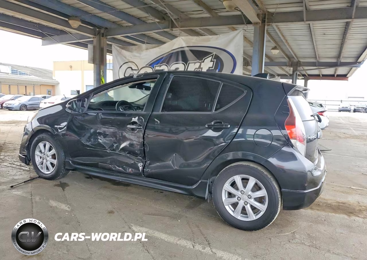 2017 Toyota Prius C Four VIN:JTDKDTB32H1592495 - 2