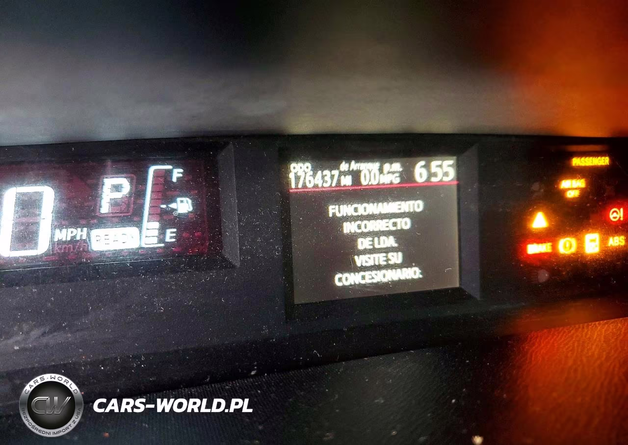 2017 Toyota Prius C Four VIN:JTDKDTB32H1592495 - 9