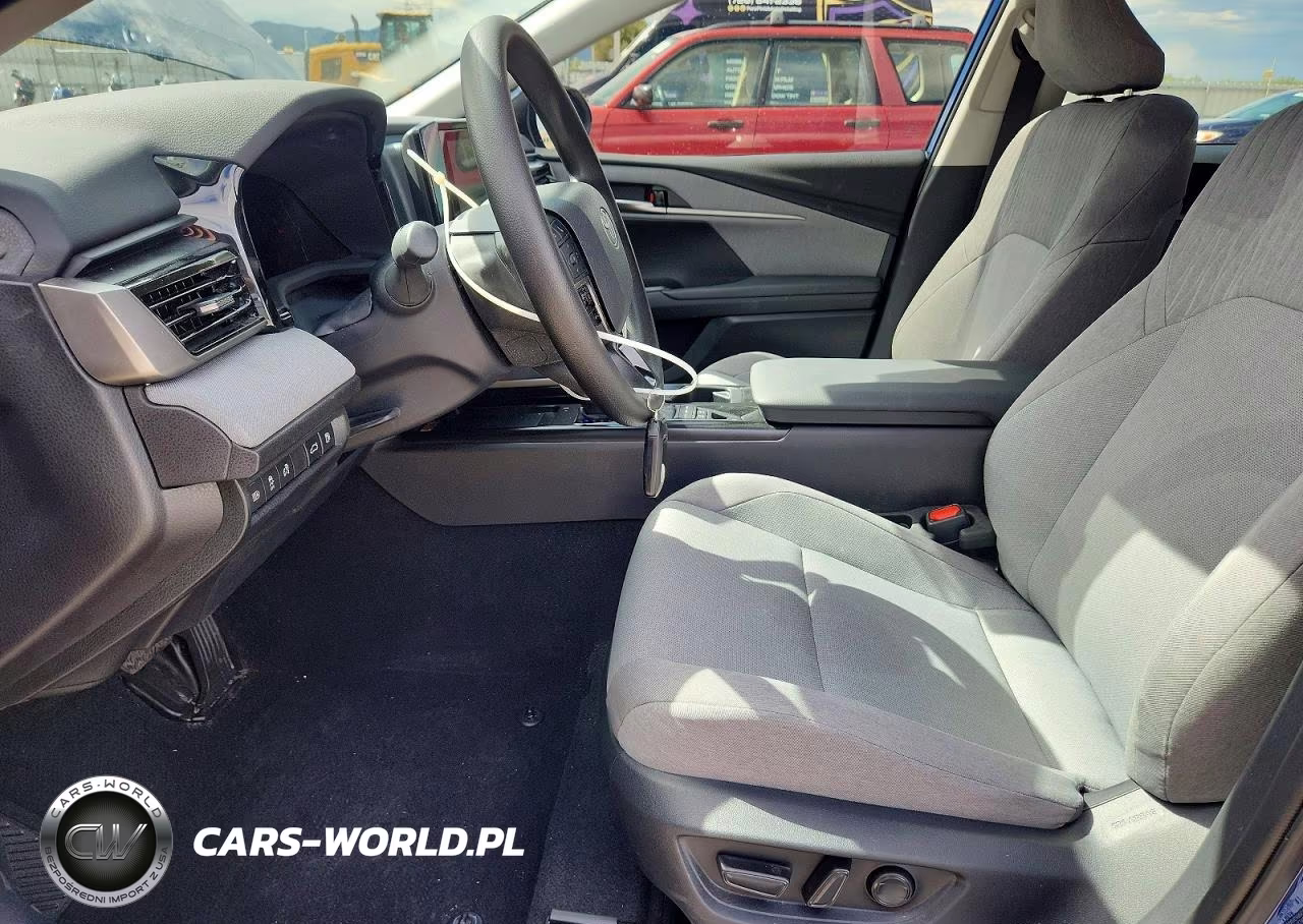 2025 Toyota Camry Le VIN:4T1DAACK6SU190332 - 7