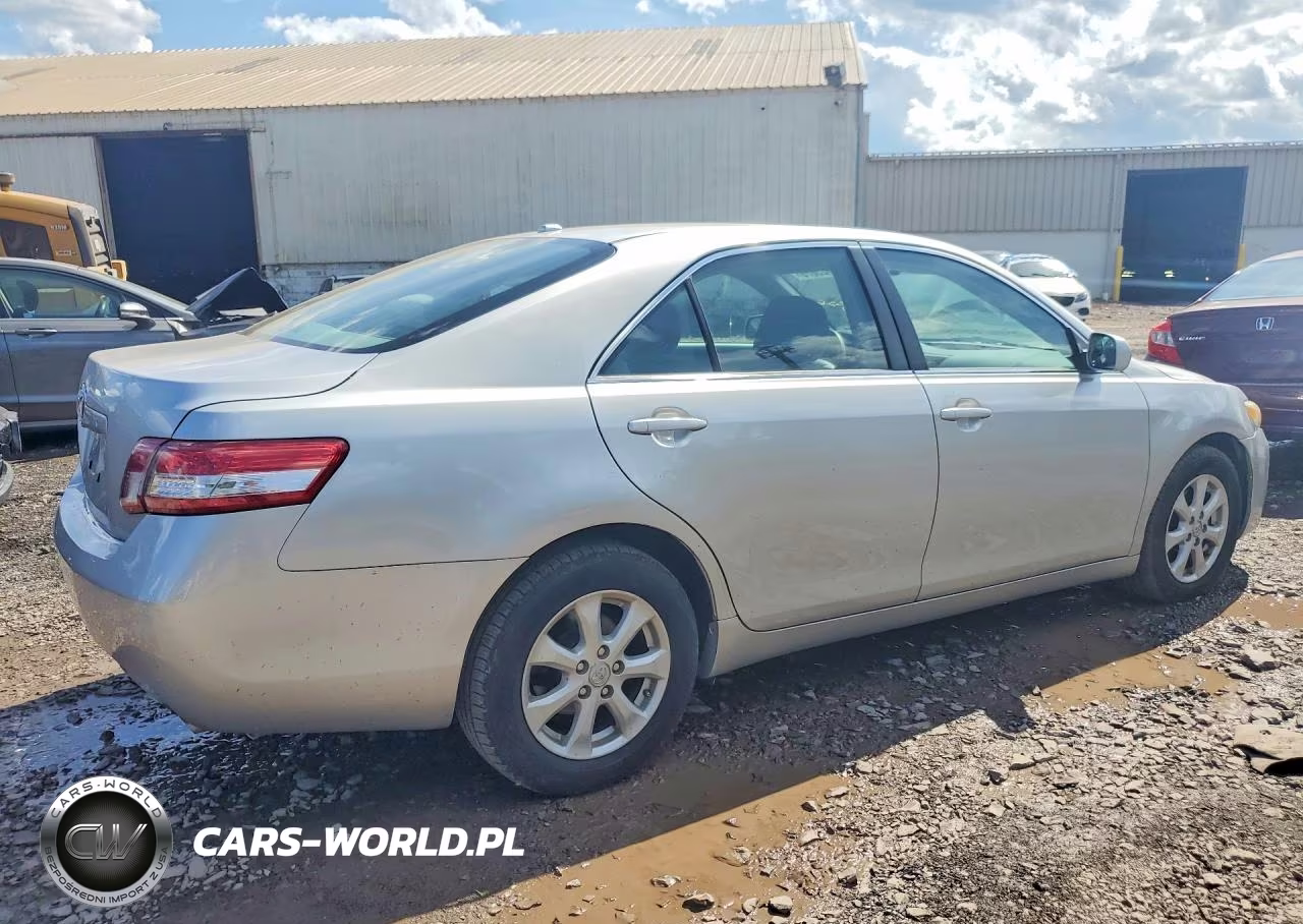 2011 Toyota Camry Le VIN:4T1BF3EK7BU665133 - 3