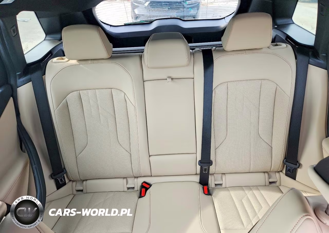 2025 BMW X3 30 xDrive VIN:5UX53GP04S9Z72631 - 10