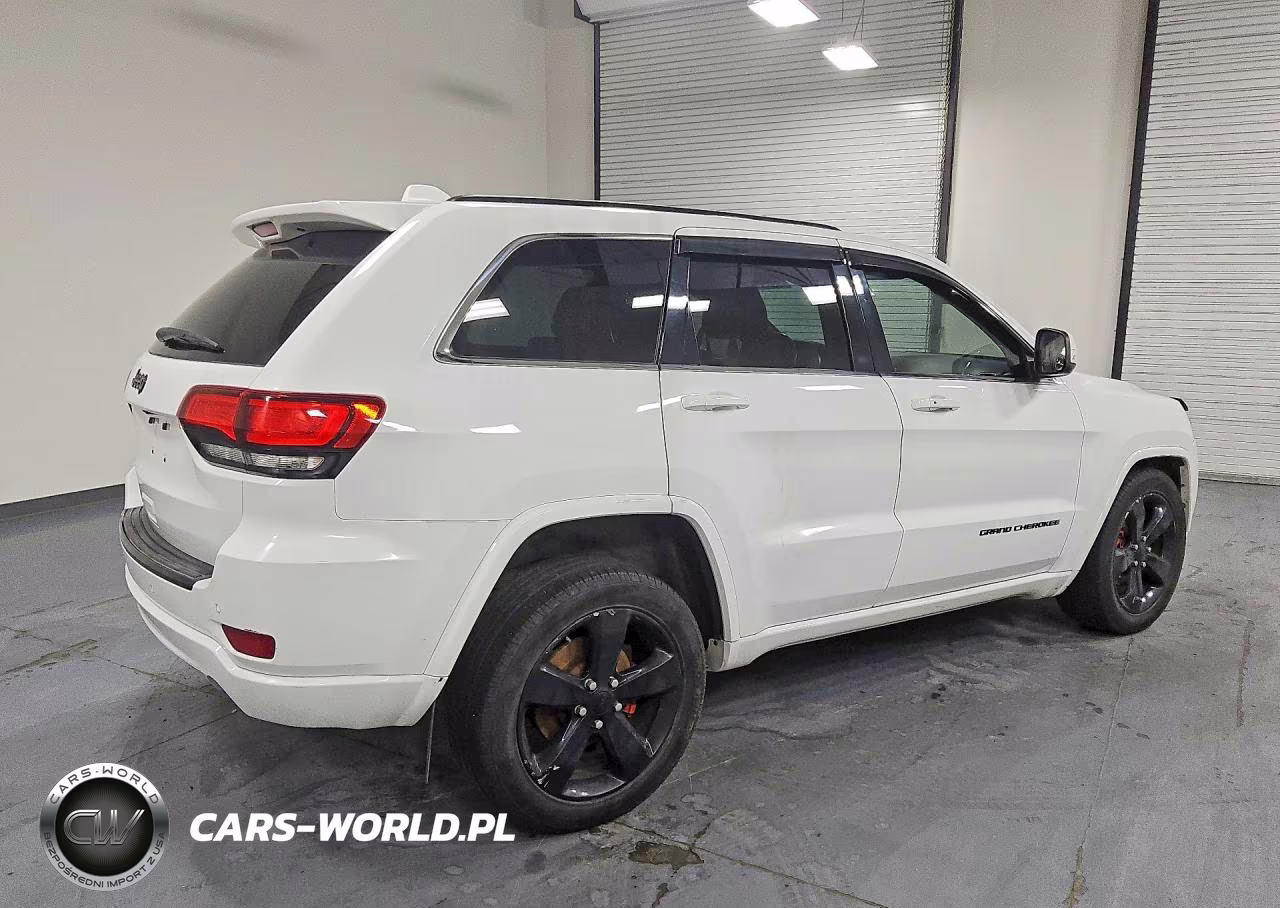 2015 Jeep Grand Cherokee Laredo VIN:1C4RJFAG4FC919090 - 3
