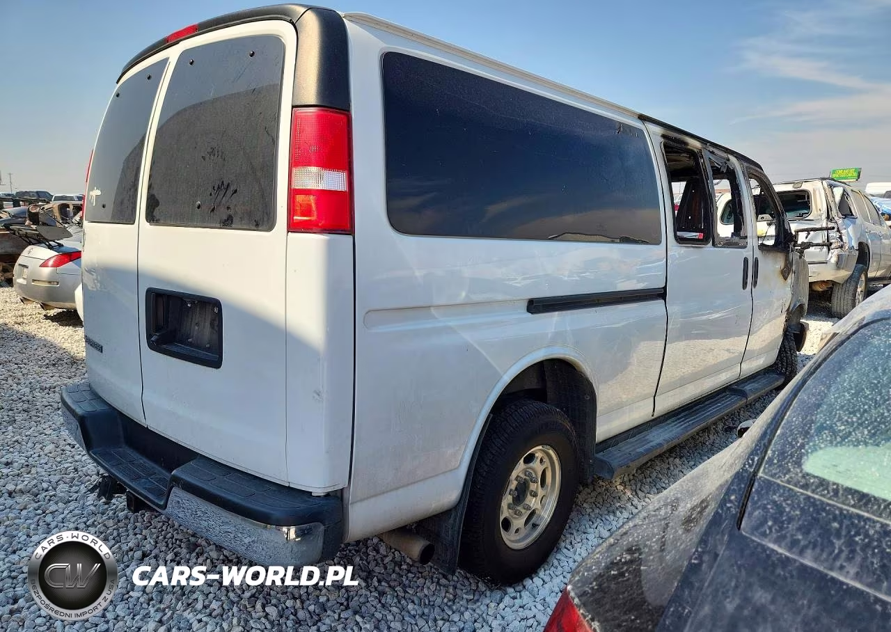 2019 Chevrolet Express G3500 Lt VIN:1GAZGPFG0K1255477 - 3