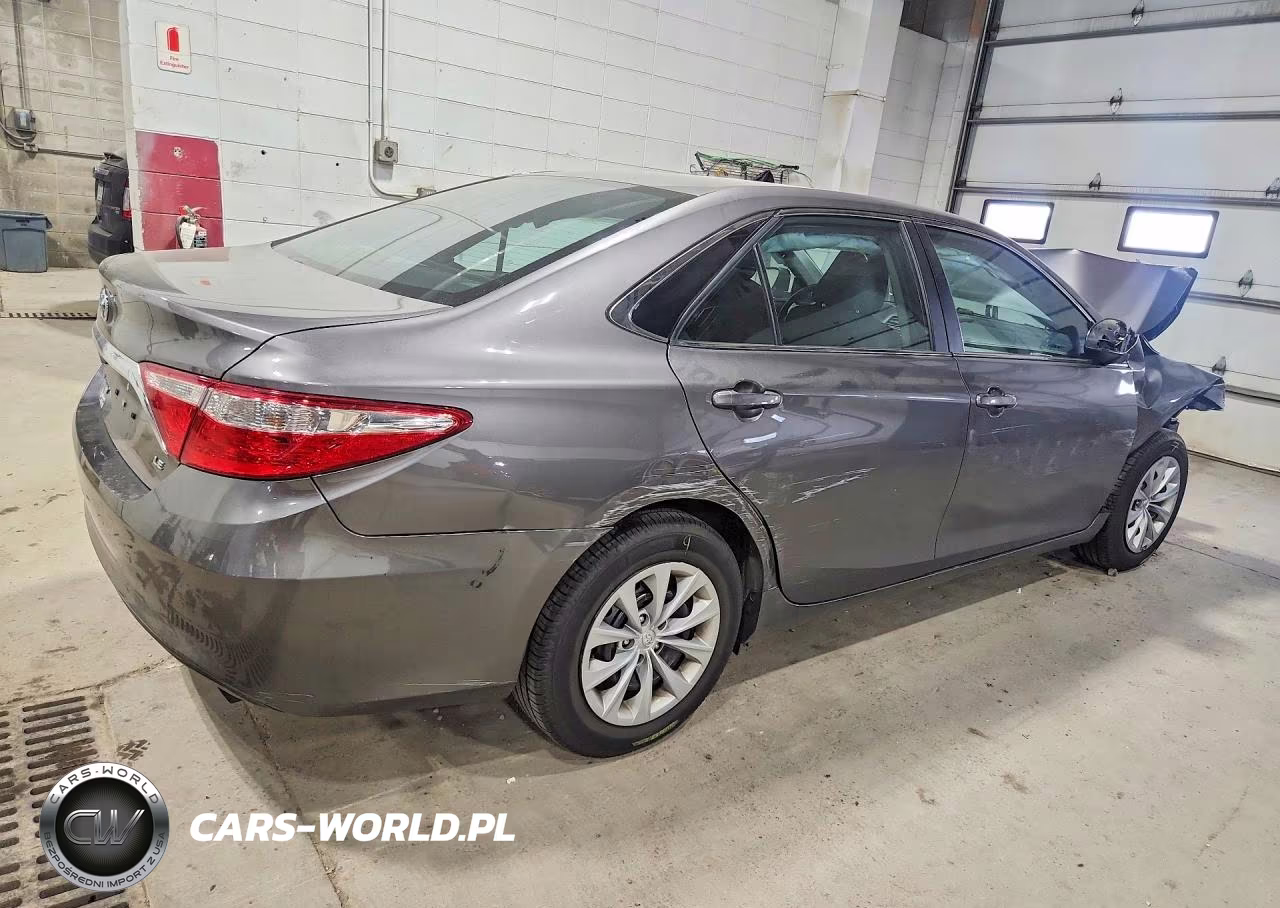 2017 Toyota Camry Le VIN:4T1BF1FK6HU682033 - 3