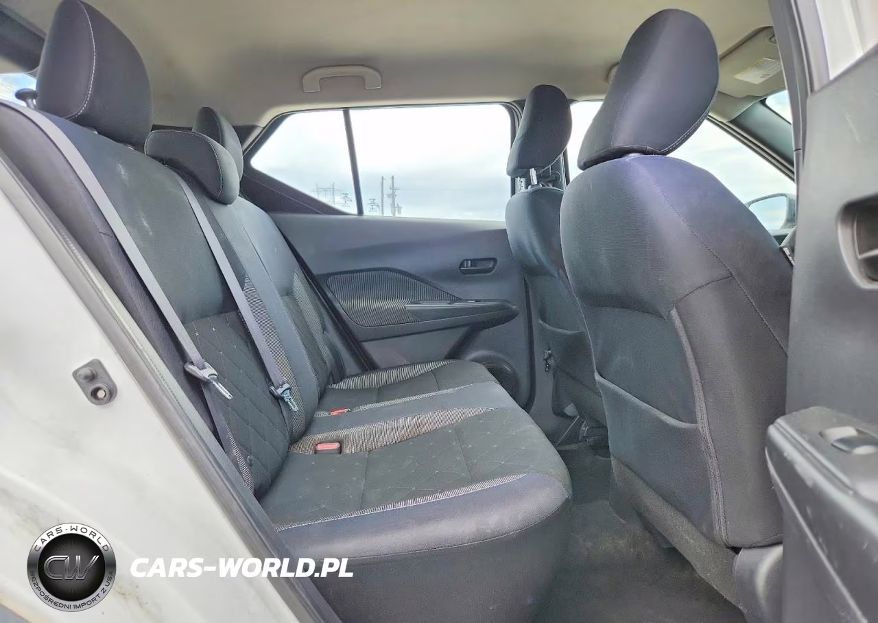 2018 Nissan Kicks S VIN:3N1CP5CU1JL517285 - 11