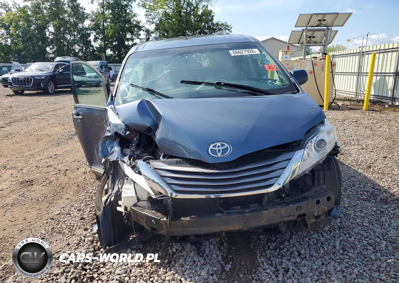 2017 Toyota Sienna Xle 7-Passenger VIN:5TDDZ3DC2HS183438 - 5