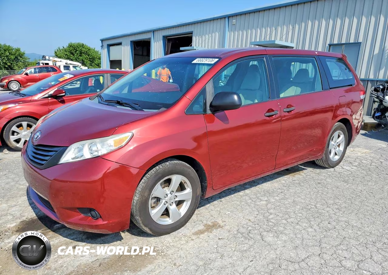 2013 Toyota Sienna L 7-Passenger
