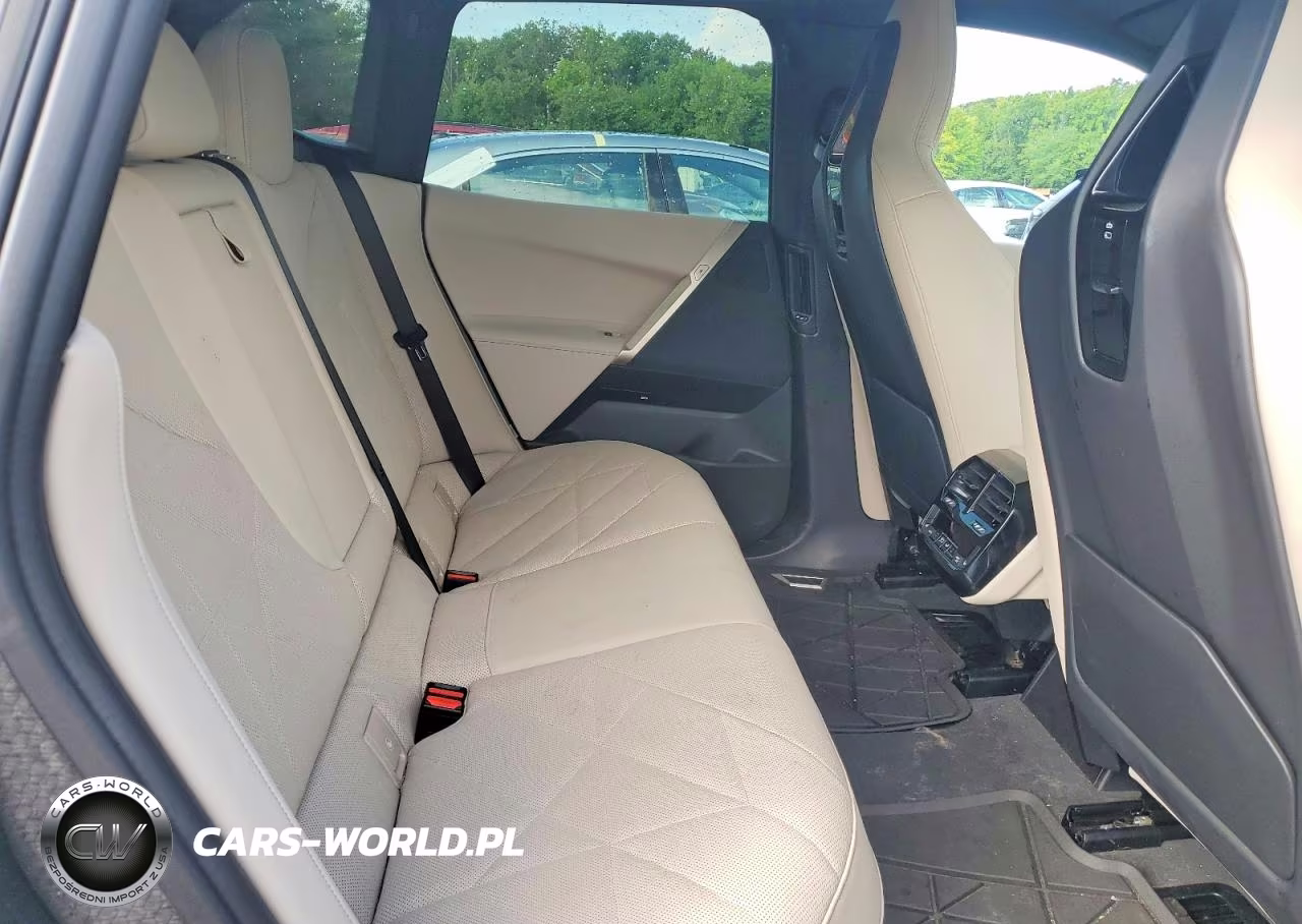 2025 BMW Ix xDrive50 VIN:WB523CF02SCU49881 - 10