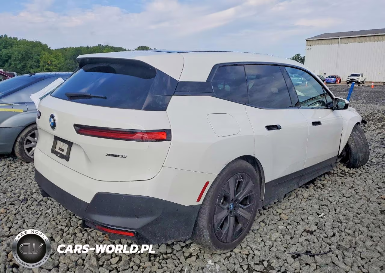 2025 BMW Ix xDrive50 VIN:WB523CF02SCU49881 - 3