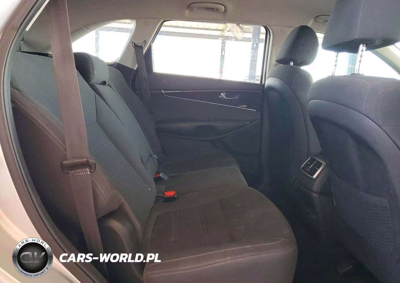 2020 Kia Sorento Lx VIN:5XYPG4A36LG624345 - 10