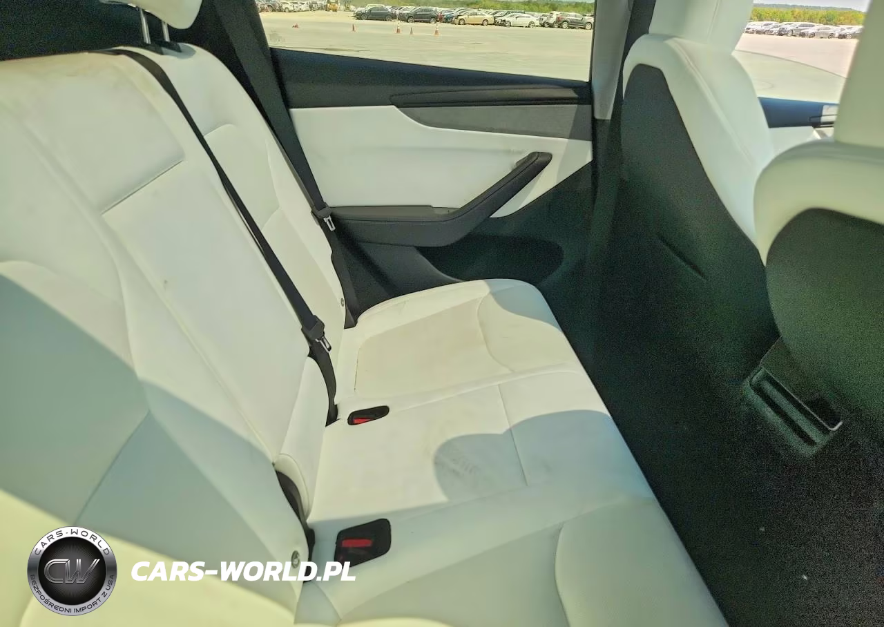 2026 Tesla Model Y VIN:7SAYGDEE3TA496637 - 10