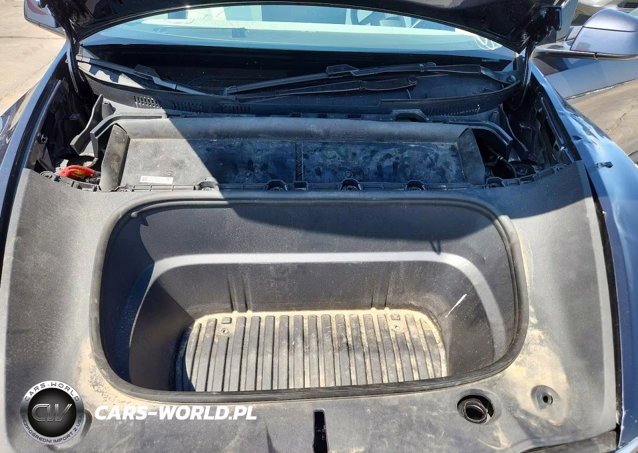 2026 Tesla Model Y VIN:7SAYGDEE3TA496637 - 11