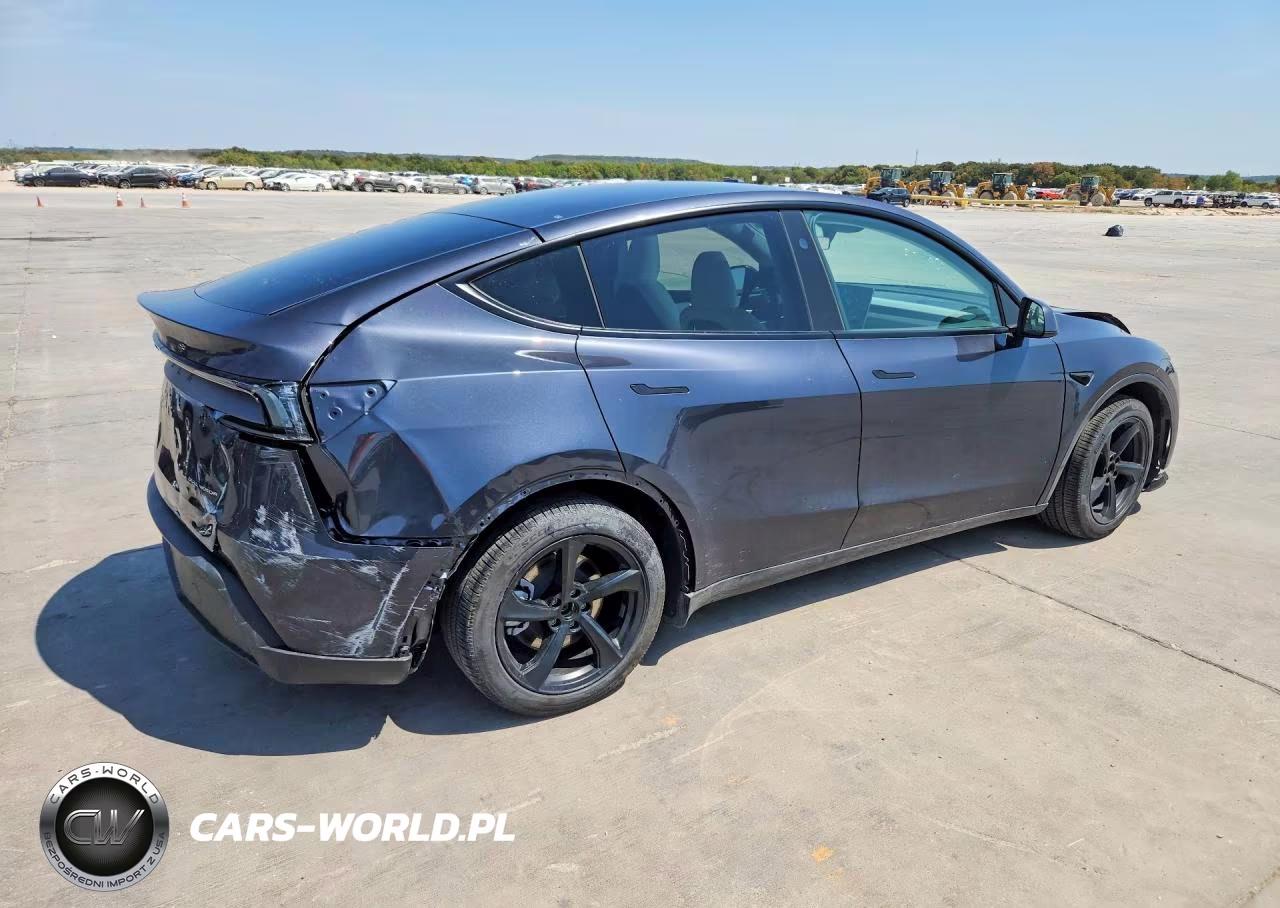 2026 Tesla Model Y VIN:7SAYGDEE3TA496637 - 3