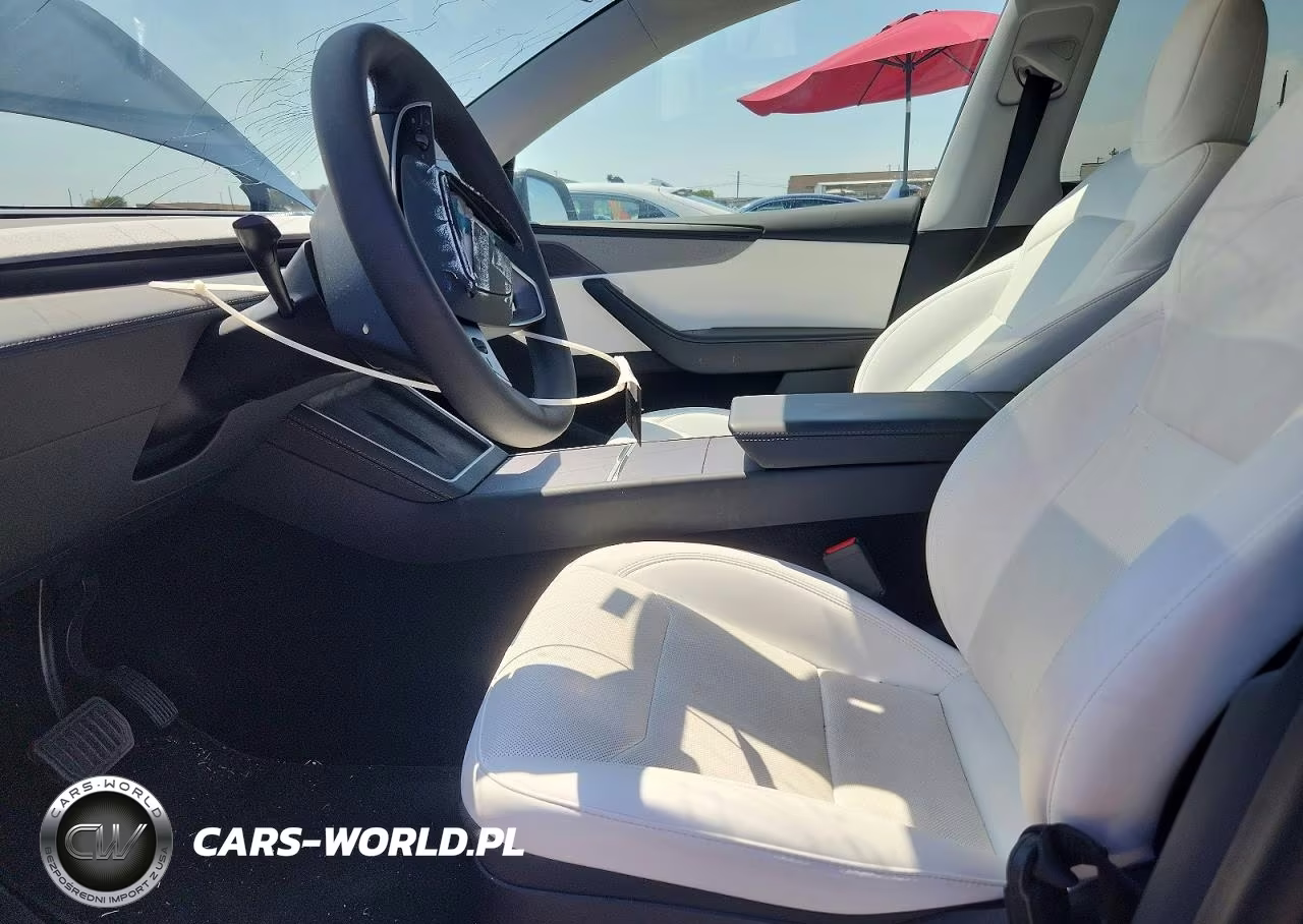 2026 Tesla Model Y VIN:7SAYGDEE3TA496637 - 7