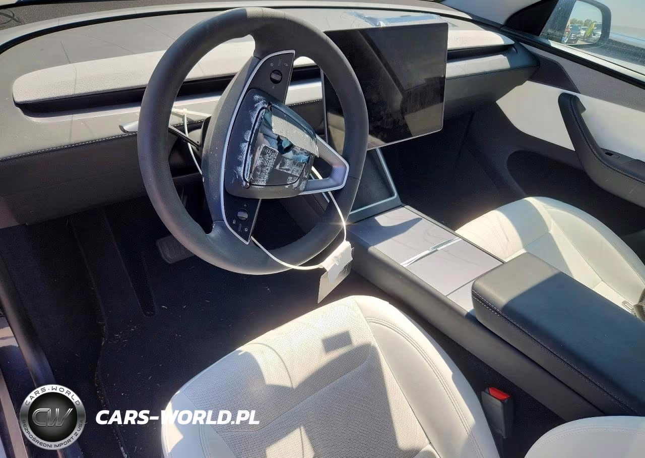 2026 Tesla Model Y VIN:7SAYGDEE3TA496637 - 8