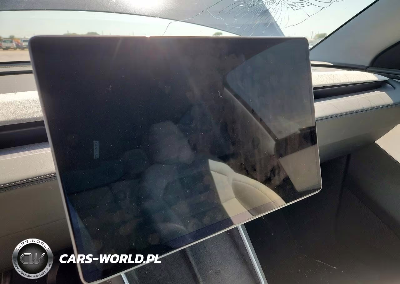 2026 Tesla Model Y VIN:7SAYGDEE3TA496637 - 9