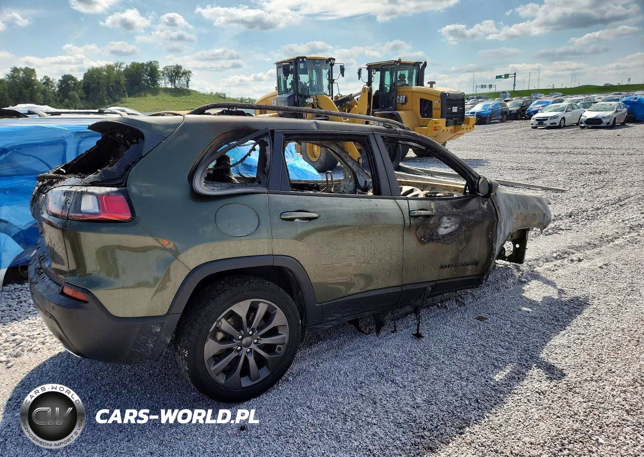 2021 Jeep Cherokee Latitude Lux VIN:1C4PJMMX7MD110956 - 3