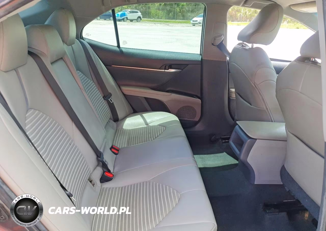 2020 Toyota Camry Se VIN:4T1G11AKXLU941112 - 10