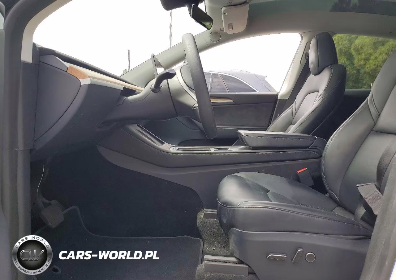 2023 Tesla Model Y VIN:7SAYGDEE4PA112404 - 7