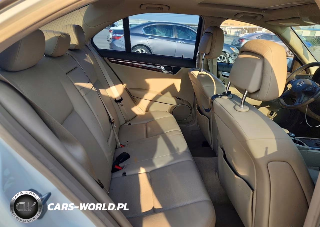 2010 Mercedes-Benz C 300 VIN:WDDGF5EB5AR108511 - 10