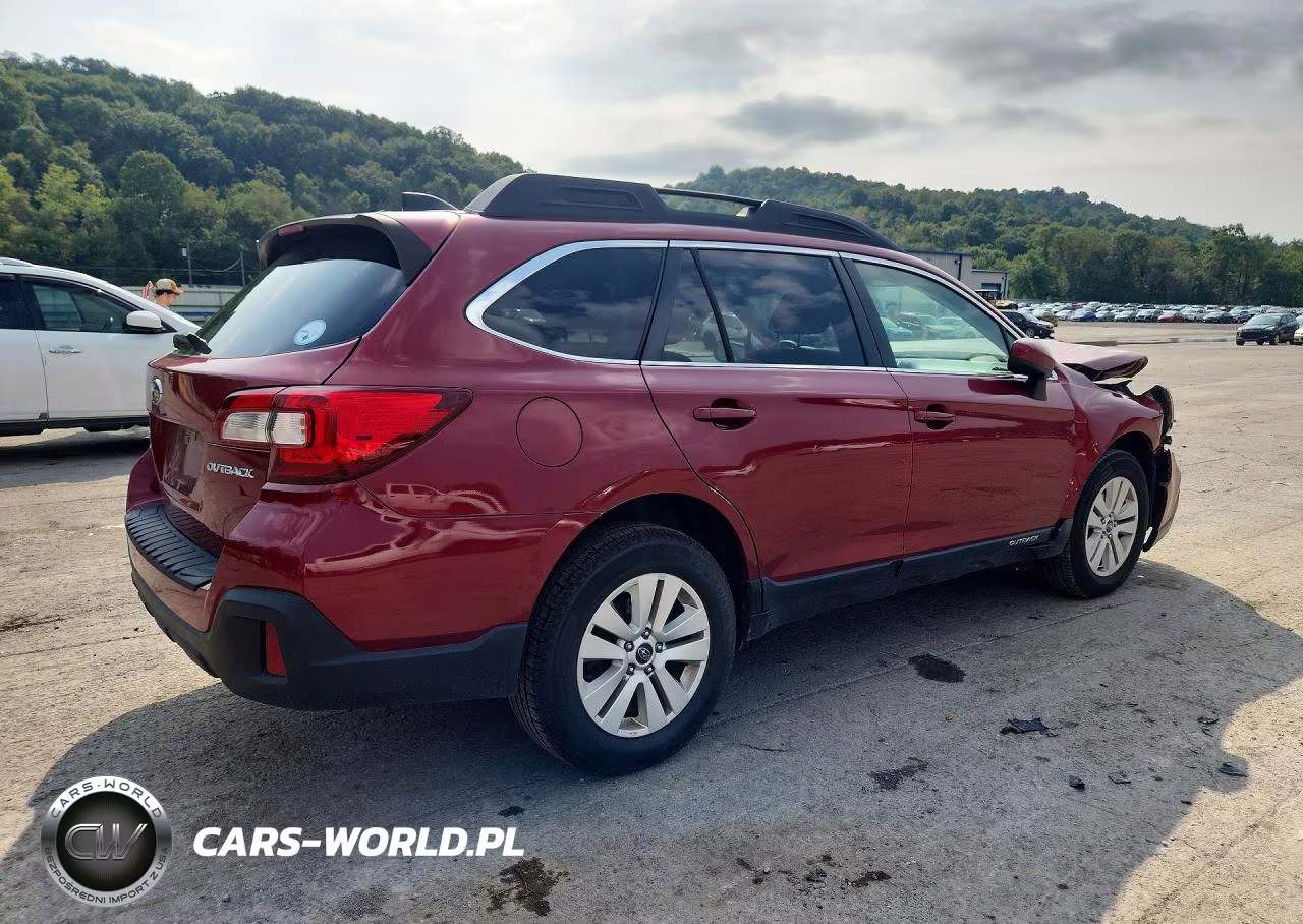 2018 Subaru Outback 2.5I Premium VIN:4S4BSACC1J3200556 - 3