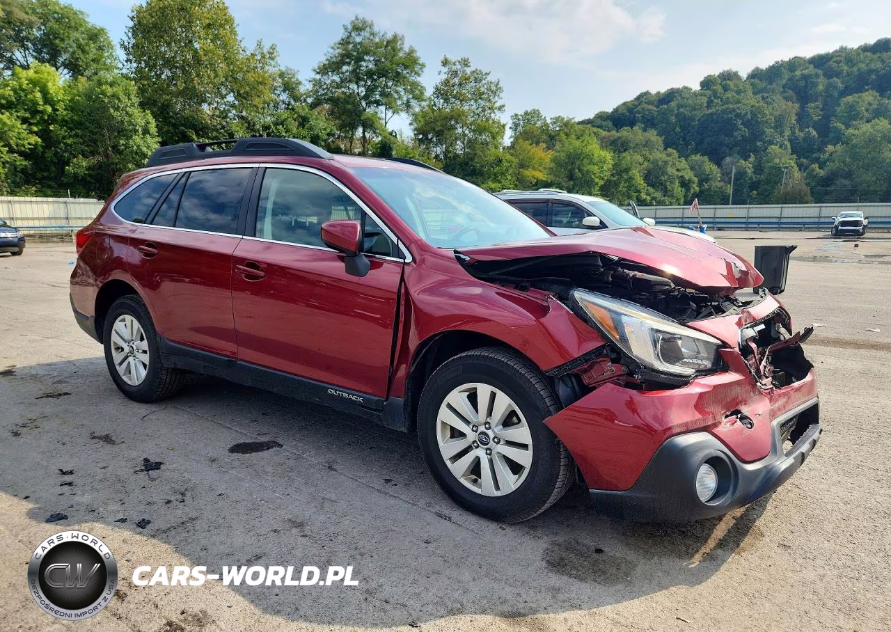 2018 Subaru Outback 2.5I Premium VIN:4S4BSACC1J3200556 - 4
