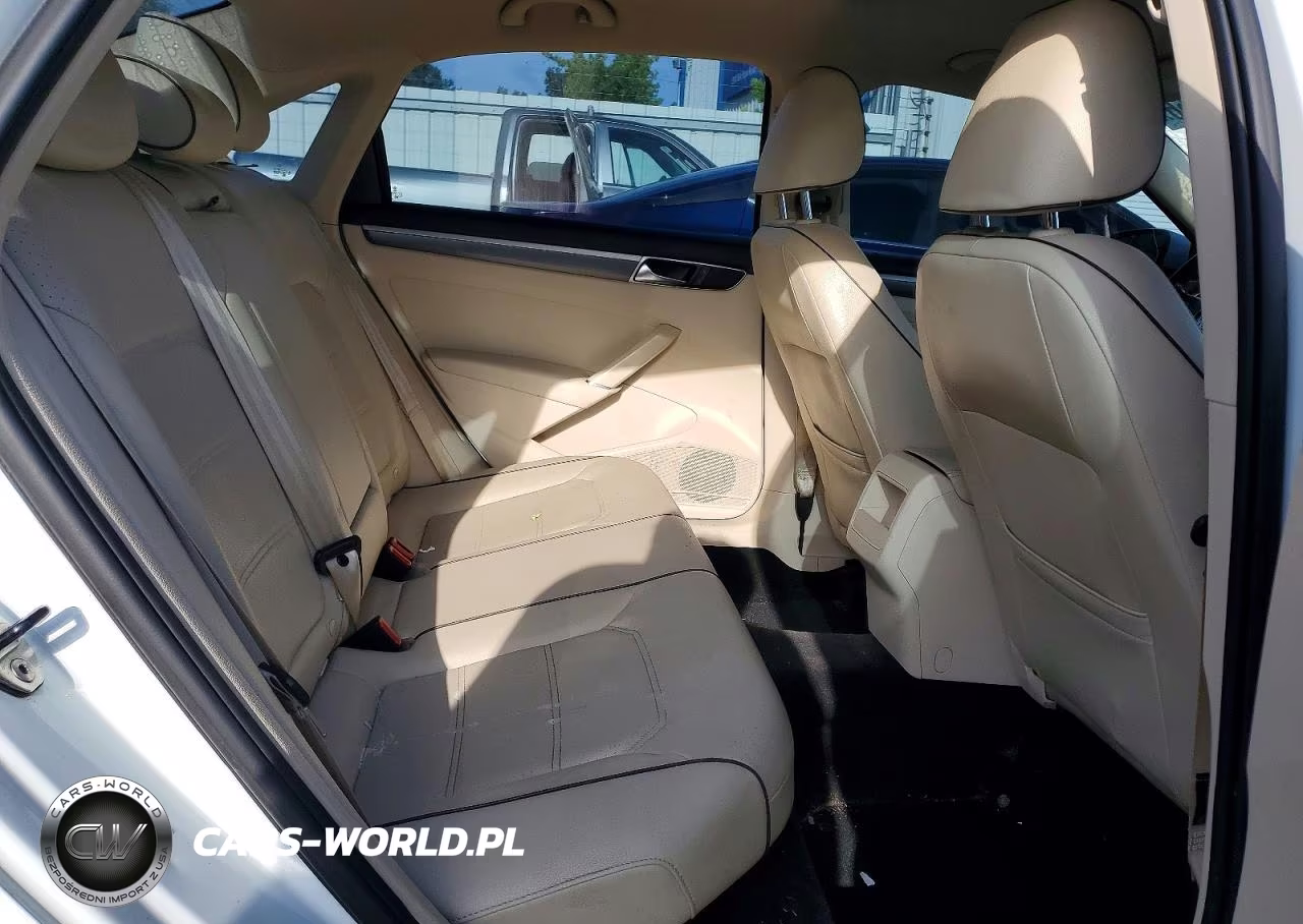 2017 Volkswagen Passat R-Line VIN:1VWDT7A32HC075235 - 10