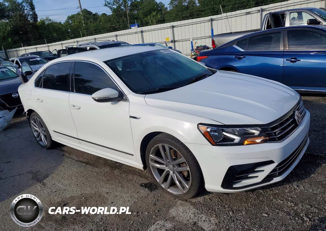 2017 Volkswagen Passat R-Line VIN:1VWDT7A32HC075235 - 4