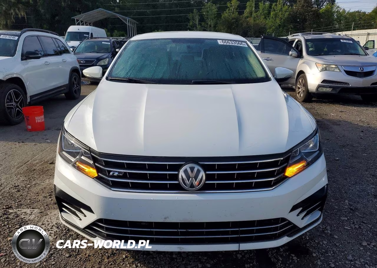 2017 Volkswagen Passat R-Line VIN:1VWDT7A32HC075235 - 5
