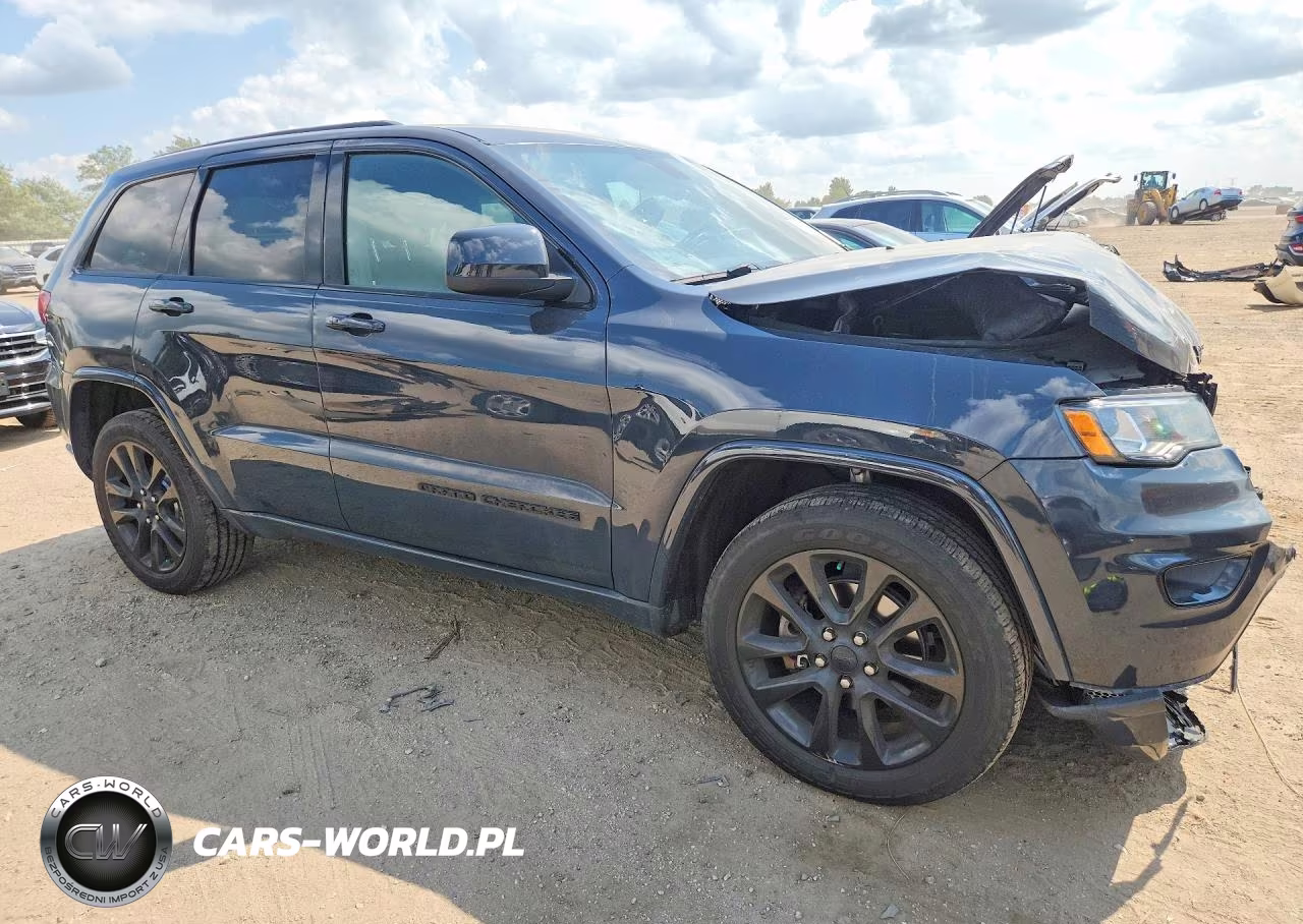2017 Jeep Grand Cherokee Laredo VIN:1C4RJFAG7HC792127 - 4