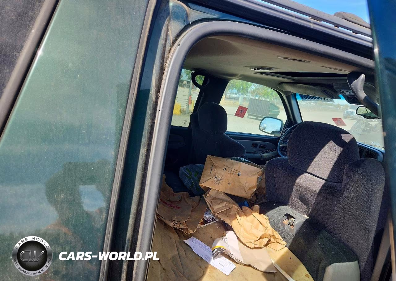 2001 Chevrolet Suburban K1500 VIN:3GNFK16T21G165239 - 11