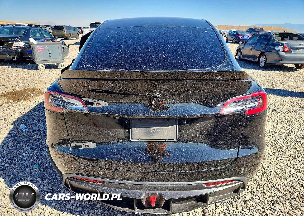 2020 Tesla Model Y VIN:5YJYGDEE5LF049937 - 6