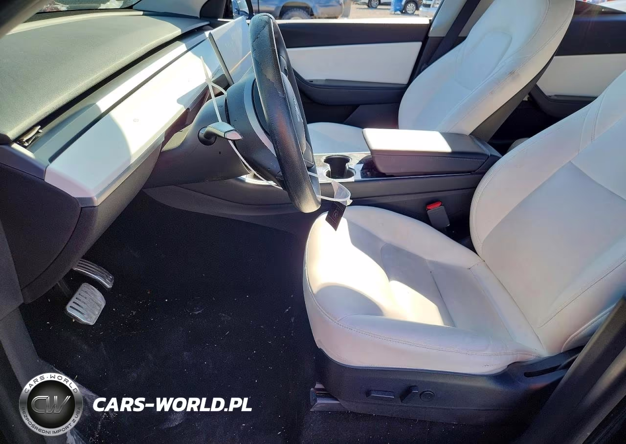 2020 Tesla Model Y VIN:5YJYGDEE5LF049937 - 7