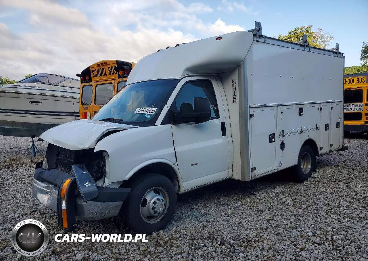 2018 Chevrolet Express Delivery Truck VIN:1GB3GRCG9J1200686 - 1