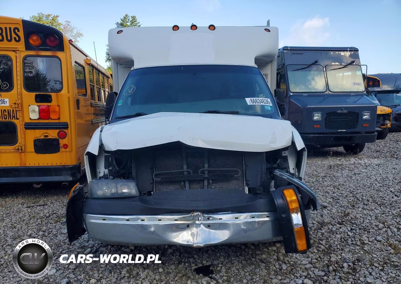 2018 Chevrolet Express Delivery Truck VIN:1GB3GRCG9J1200686 - 5