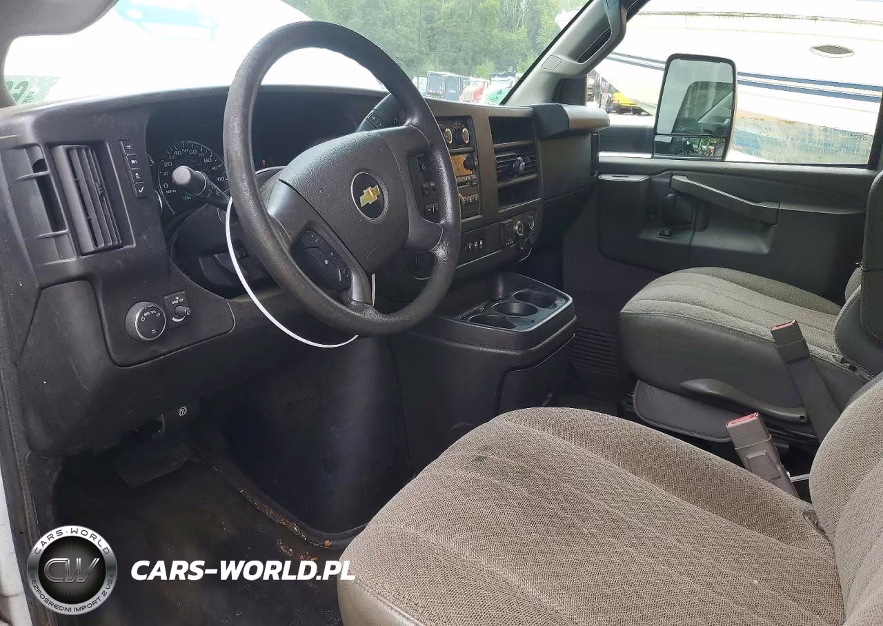 2018 Chevrolet Express Delivery Truck VIN:1GB3GRCG9J1200686 - 8