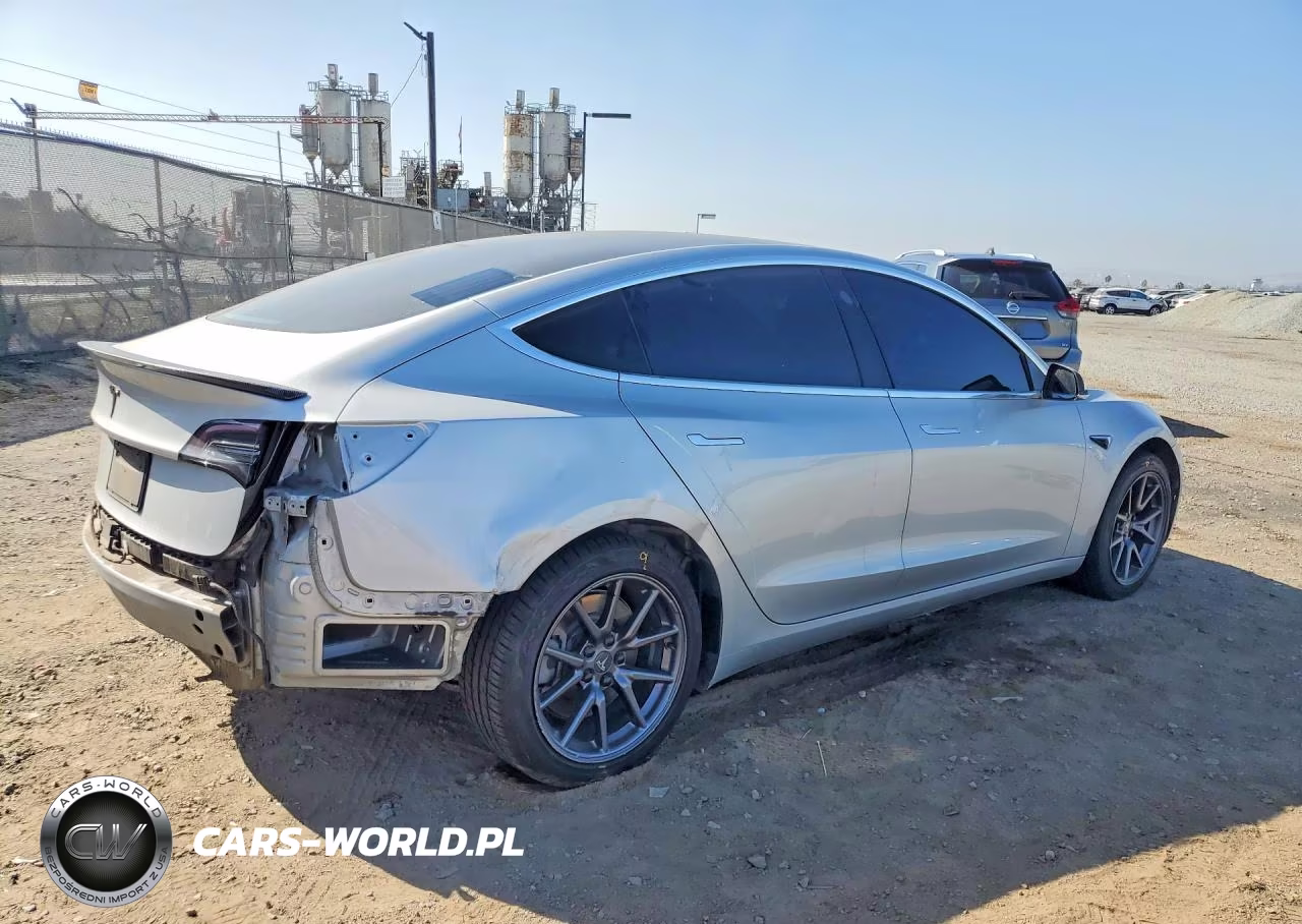 2018 Tesla Model 3 VIN:5YJ3E1EA9JF162539 - 3