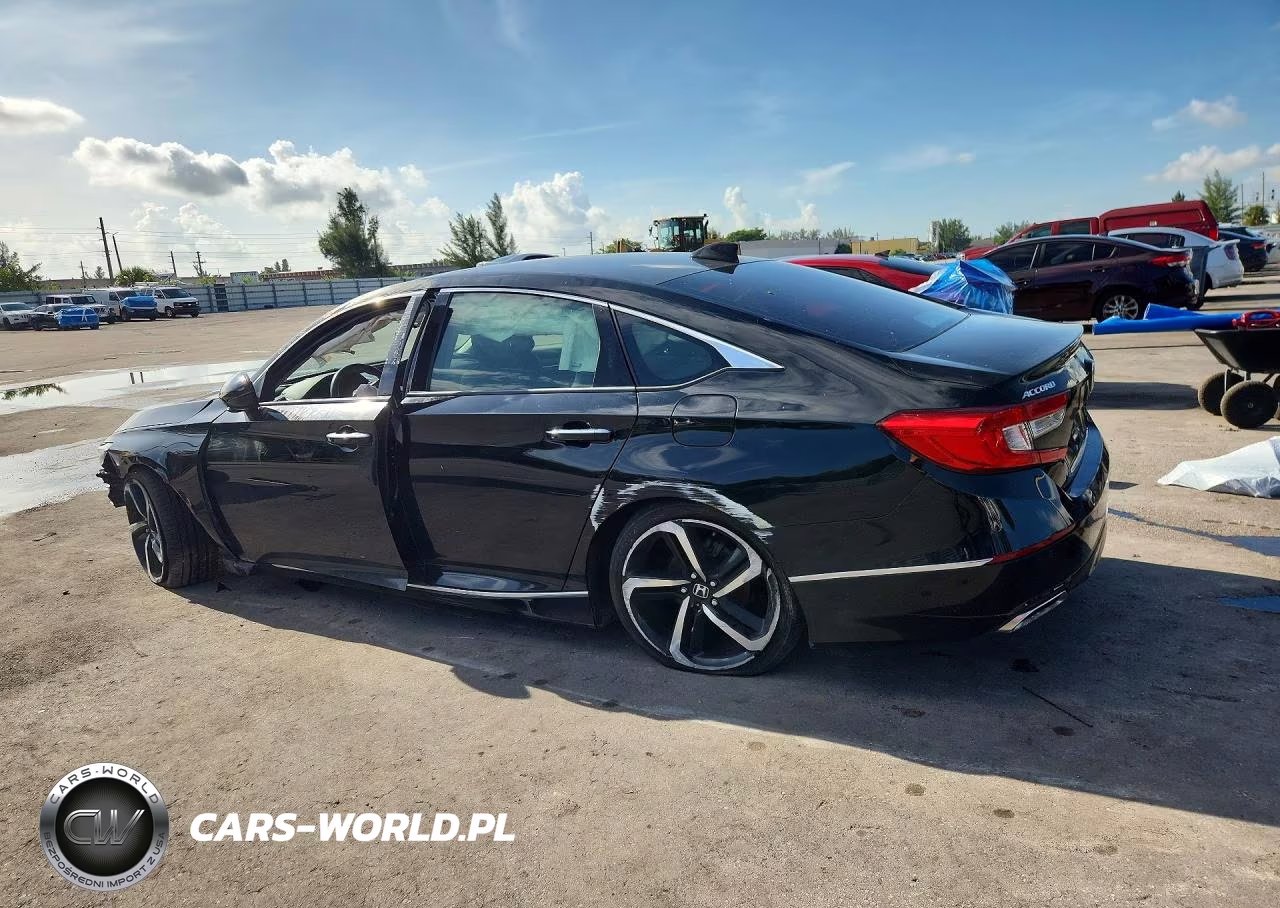 HONDA ACCORD VIN:1HGCV1F94JA028732 - 2